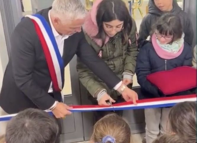 Inauguration du restaurant scolaire de l'école du Bois Bonnet par les enfants