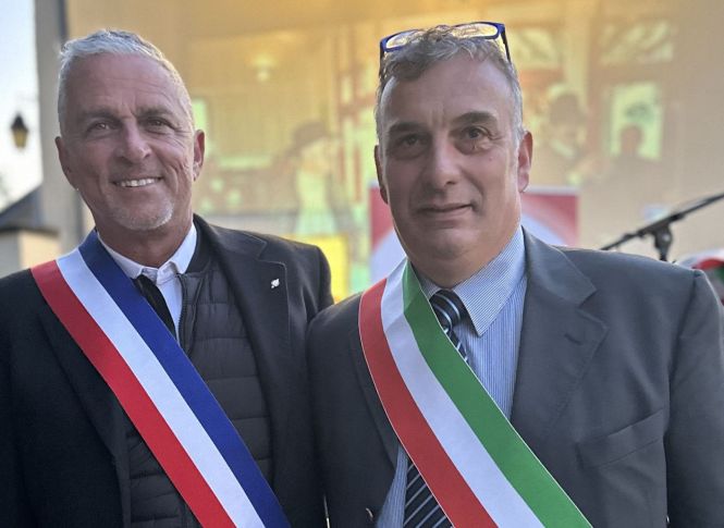 Maires d'Asnières et d'Abetone-Cutigliano lors du renouvellement du jumelage